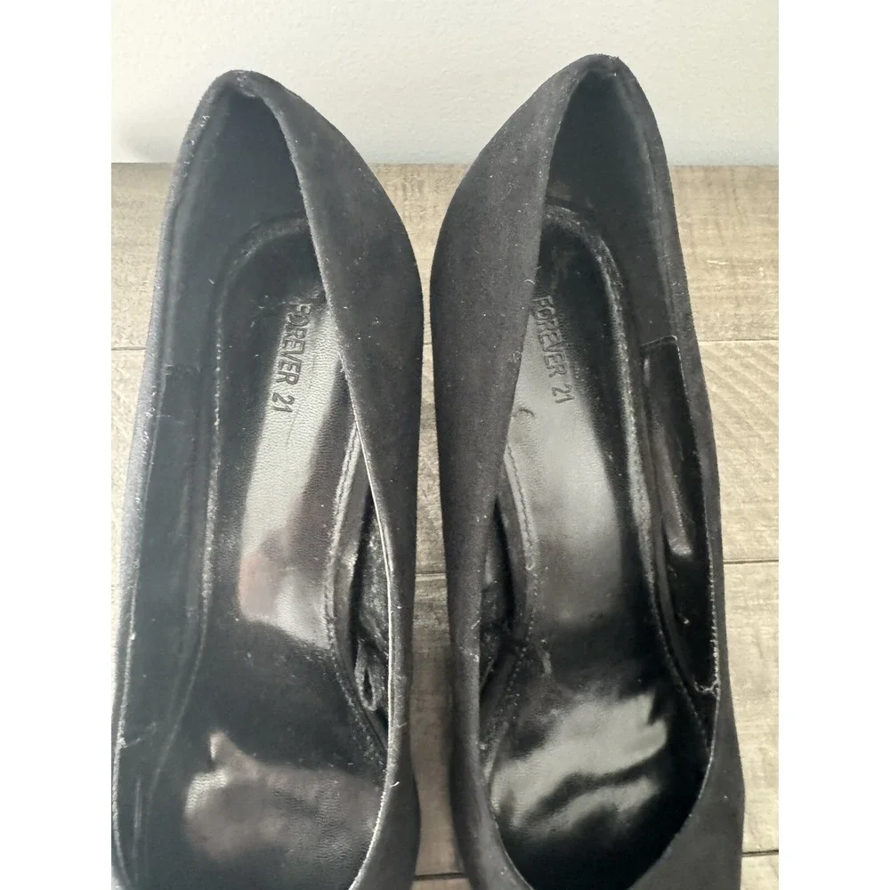 Forever 21 Faux Suede Black Stiletto Heels Size 10 pre-owned‎